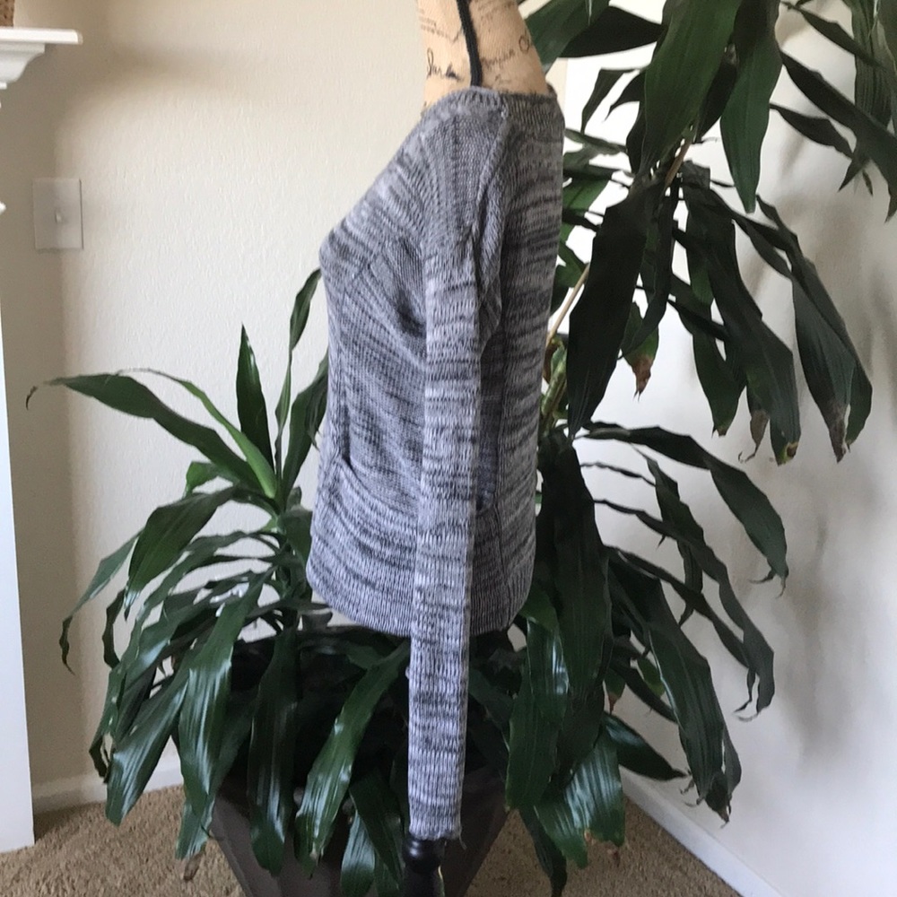 Jump Sweater - Picture 5 of 7